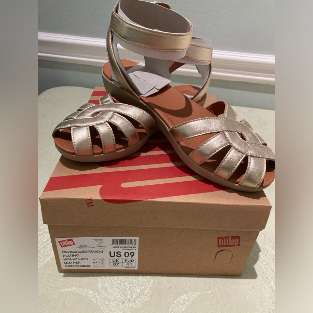 FITFLOP Sandals women size 9M- excellent condition